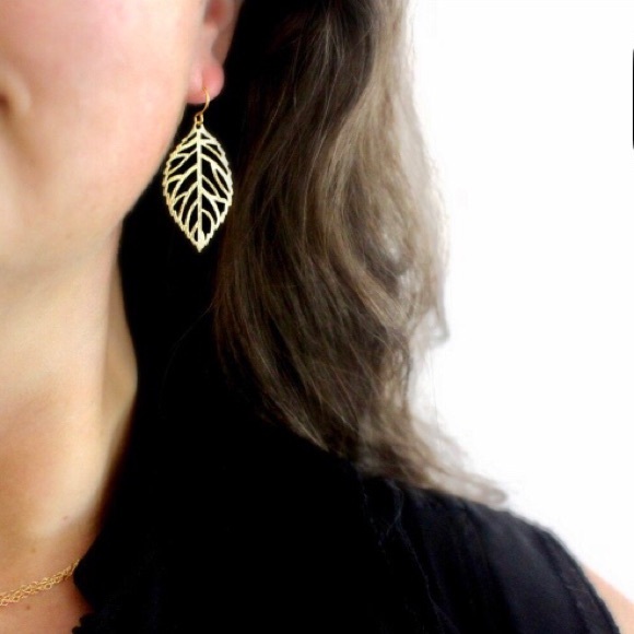 Boho Leaf Cut Out Indie Dangle Minimalist Earrings - Picture 8 of 12